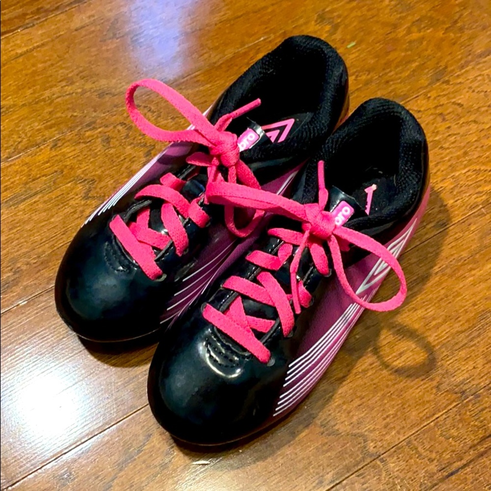 Umbro soccer shoes